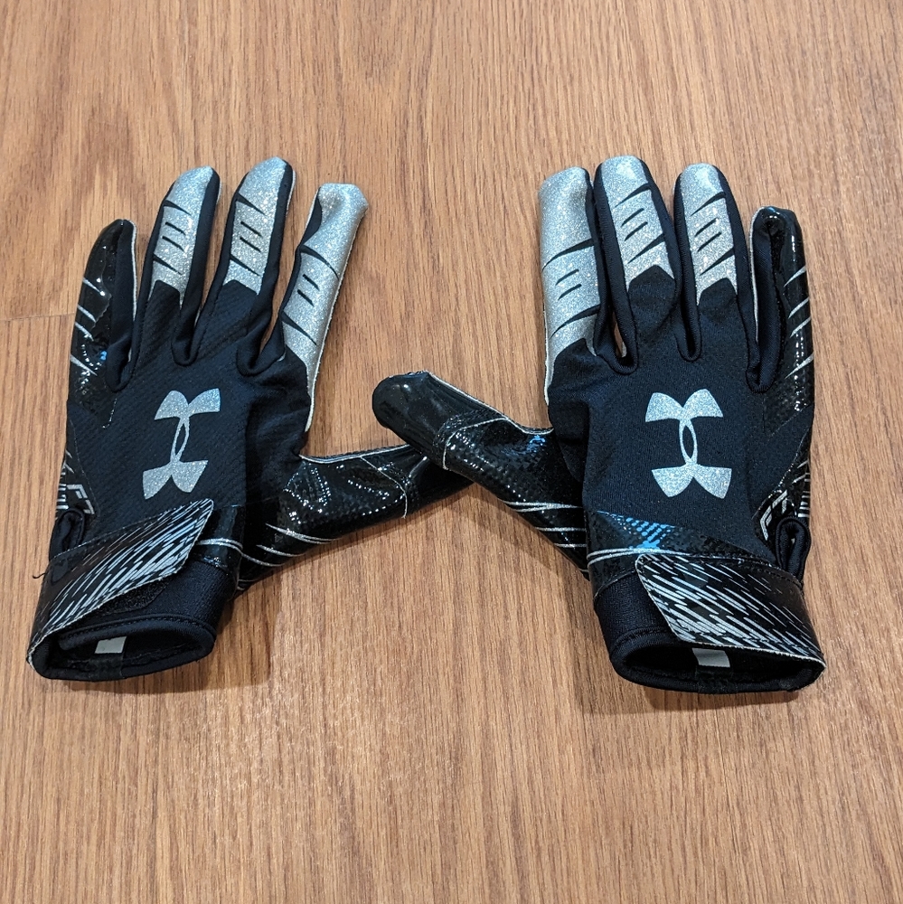 Football gloves